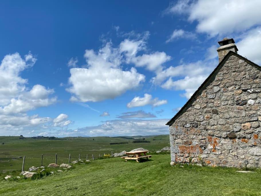 Вилла Buron Coeur D'Aubrac Marchastel  Экстерьер фото