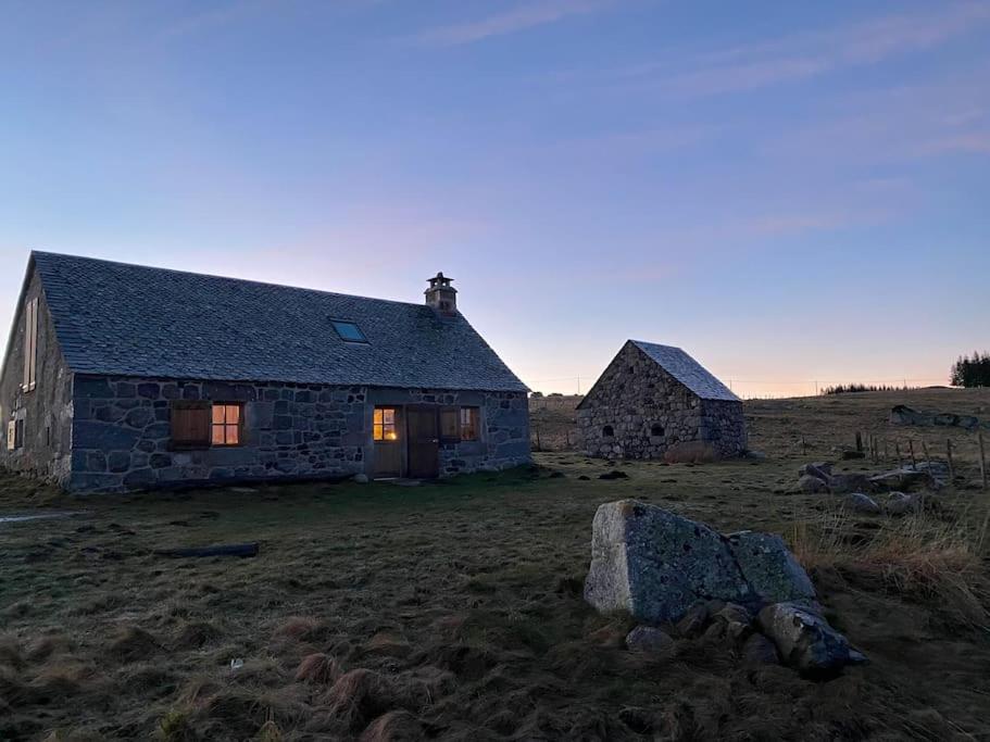 Вилла Buron Coeur D'Aubrac Marchastel  Экстерьер фото